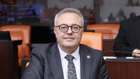 CHP’li Milletvekili Dr. Karaoba, “Bakanlık Uşak Hastanesindeki Enfeksiyon Oranlarını Açıklamalı!”
